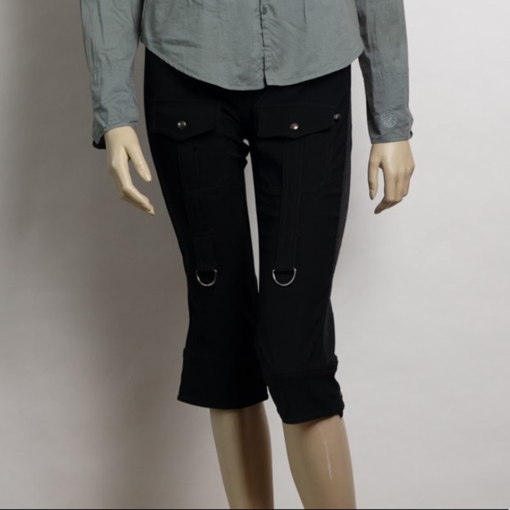 Semi Stretchy Vintage Black Capri Pants